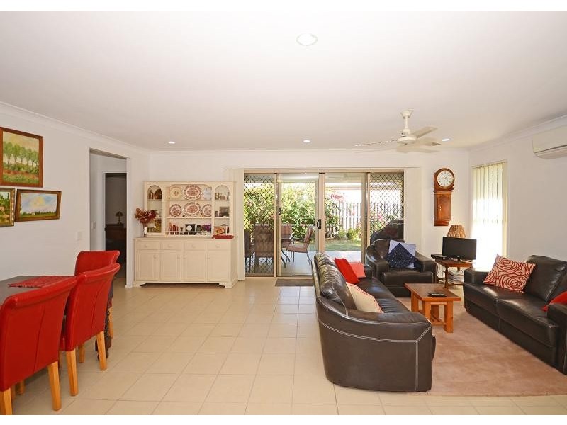 10 Santa Maria  Avenue, Urraween QLD 4655