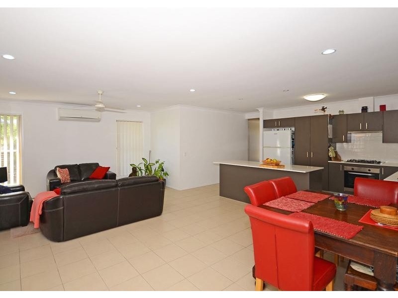 10 Santa Maria  Avenue, Urraween QLD 4655