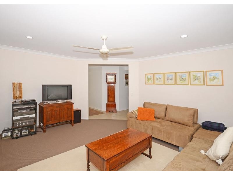 10 Santa Maria  Avenue, Urraween QLD 4655