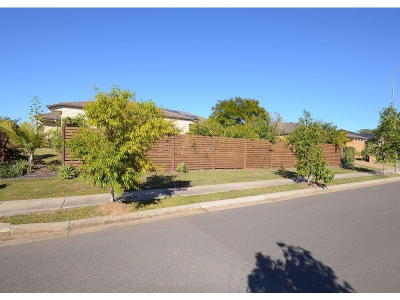 10 Santa Maria  Avenue, Urraween QLD 4655