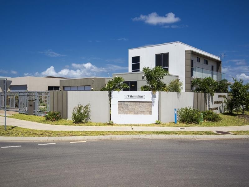 18 Davis Drive, Kawungan QLD 4655