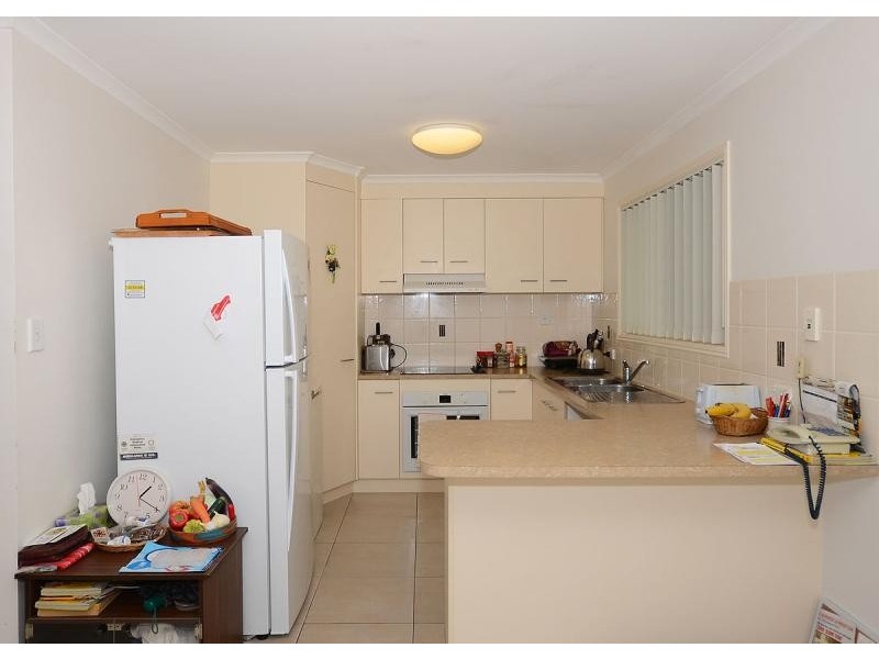 10 Daintree Drive, Urangan QLD 4655