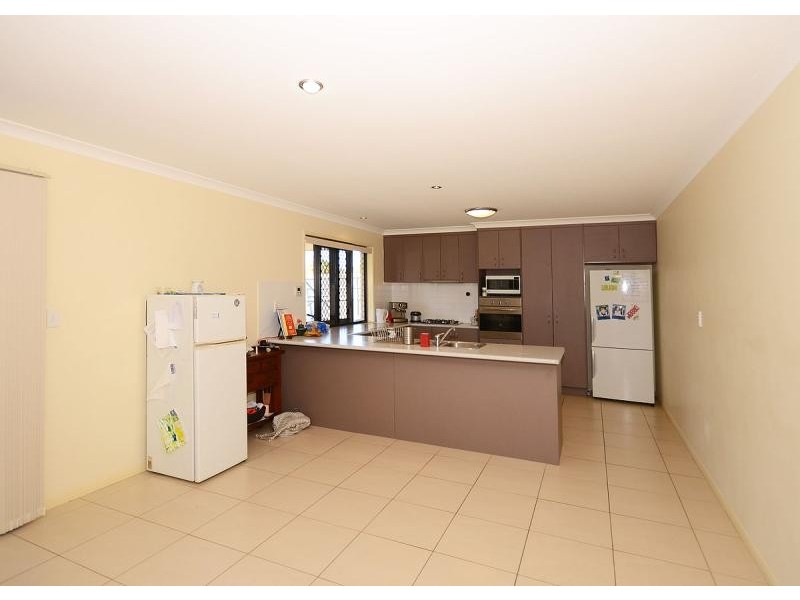 9 Adam Court, Urangan QLD 4655