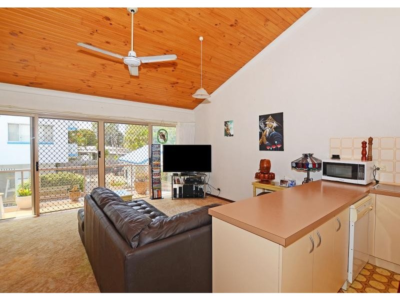 10/406 Charlton Esplanade, Torquay QLD 4655