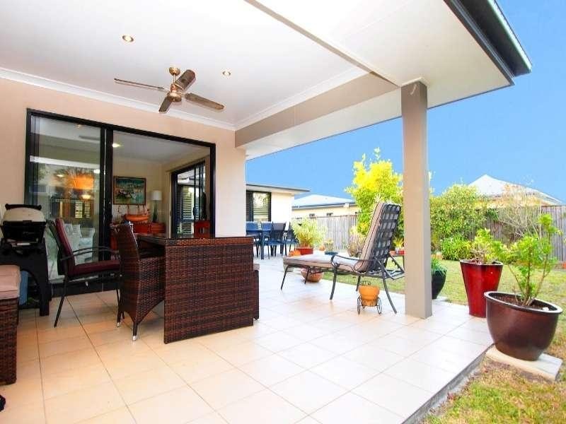 10 Bay Breeze  Close, Wondunna QLD 4655