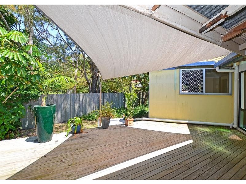 14 King Street, Urangan QLD 4655