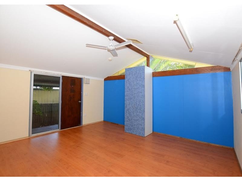 14 King Street, Urangan QLD 4655