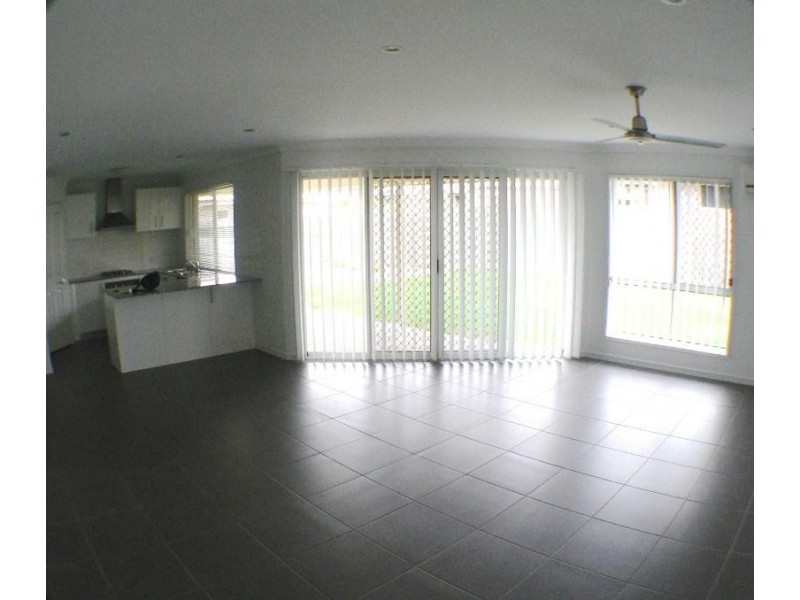 2-4 Moloney Place, Bellmere QLD 4510