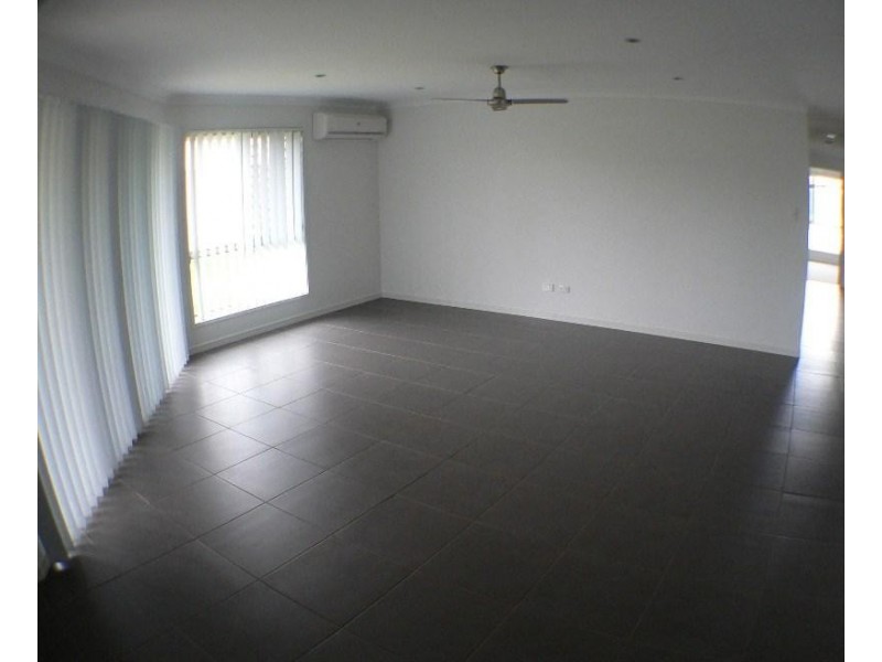 2-4 Moloney Place, Bellmere QLD 4510