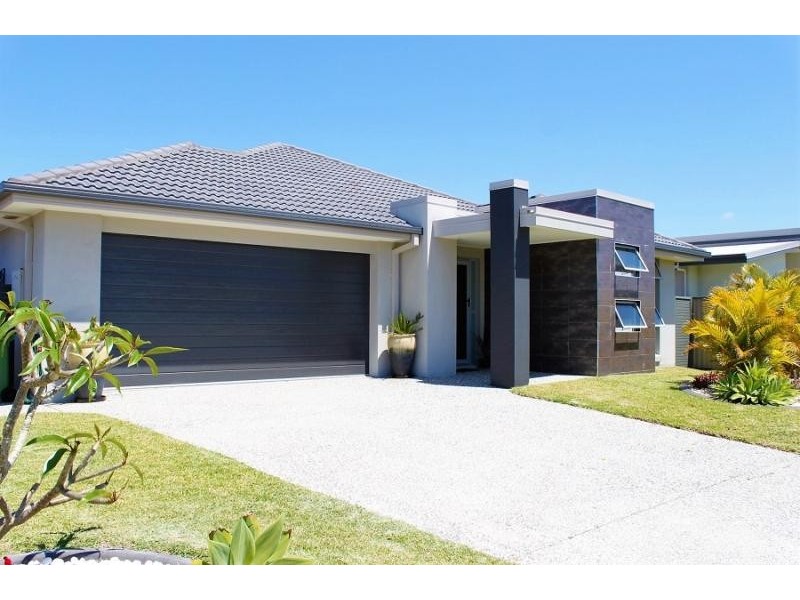 12 The Landing, Banksia Beach QLD 4507