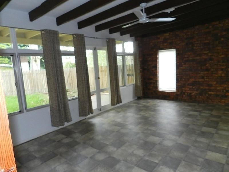 9 Riverside Avenue BARELLAN POINT 4306, Barellan Point QLD 4306