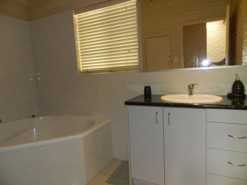 18 Huon Drive, Karalee QLD 4306