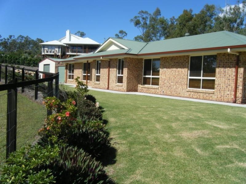 16 Barns Court, Mount Crosby QLD 4306