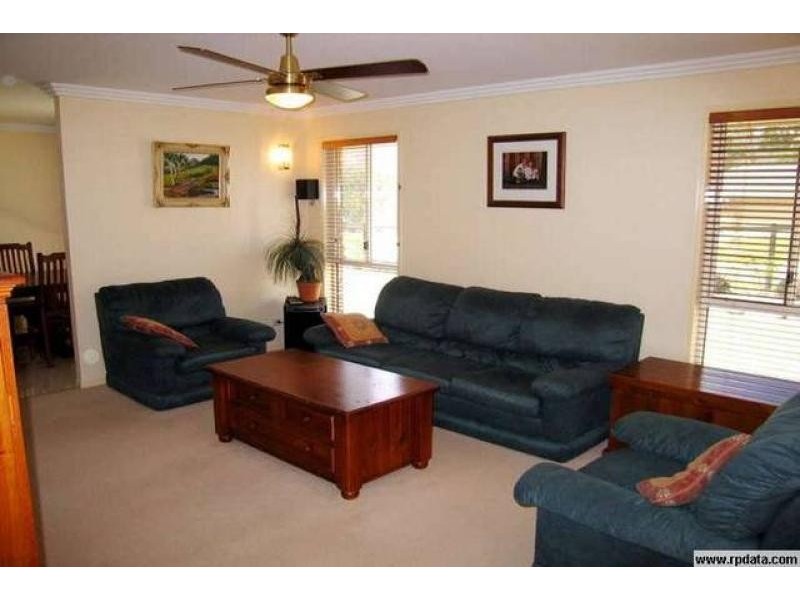 16 Barns Court, Mount Crosby QLD 4306