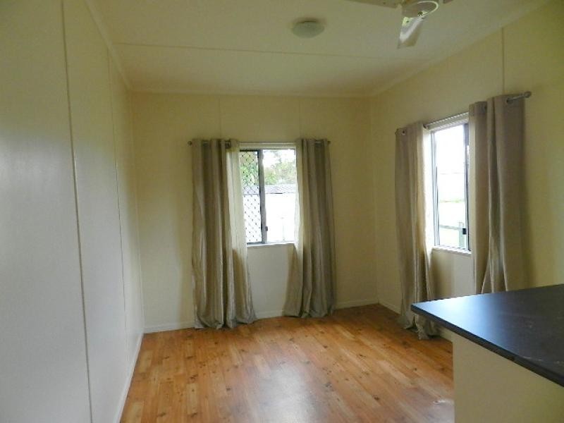 7 Earl Street, Dinmore QLD 4303