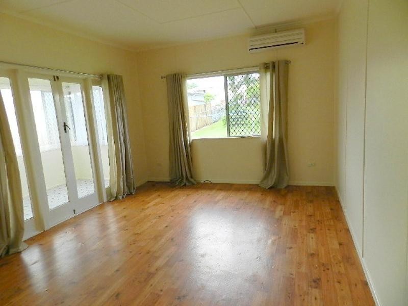 7 Earl Street, Dinmore QLD 4303