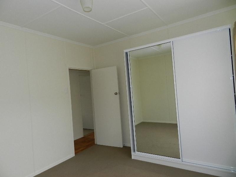 7 Earl Street, Dinmore QLD 4303