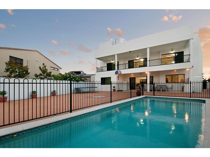 7 Wau Avenue RUNAWAY BAY 4216, Runaway Bay QLD 4216