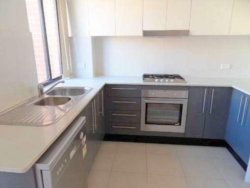 9/2-8 Kitchener Avenue, Regents Park NSW 2143