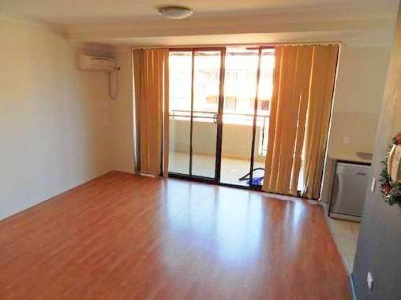 9/2-8 Kitchener Avenue, Regents Park NSW 2143