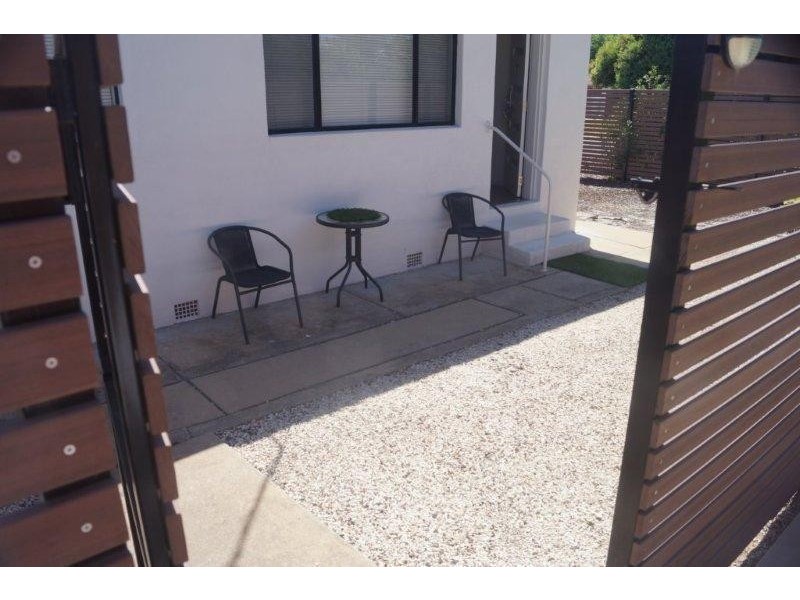 7/32 Lampe Avenue, Wagga Wagga NSW 2650