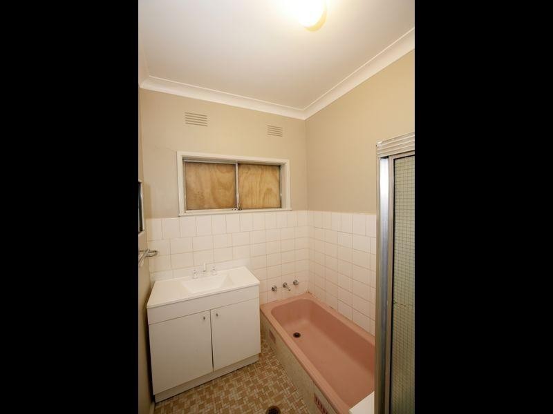 38 Tobruk Street, Wagga Wagga NSW 2650
