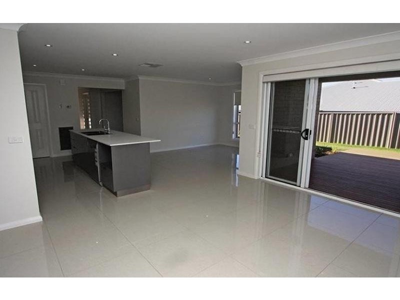 47 Kaloona Drive, Wagga Wagga NSW 2650