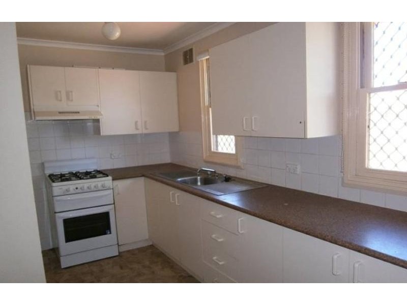 42 Bruce Street, Wagga Wagga NSW 2650