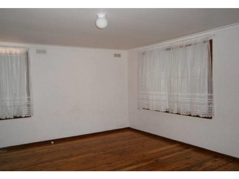 42 Bruce Street, Wagga Wagga NSW 2650