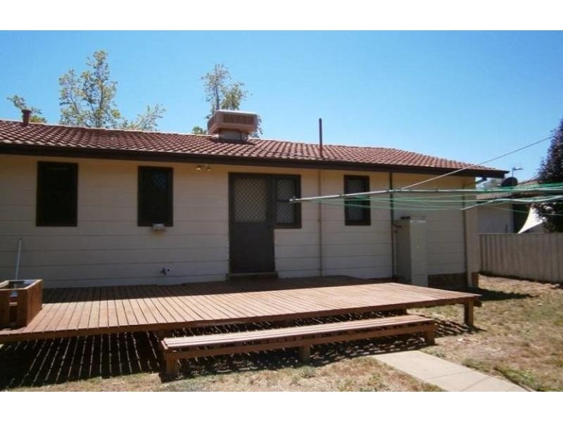 42 Bruce Street, Wagga Wagga NSW 2650