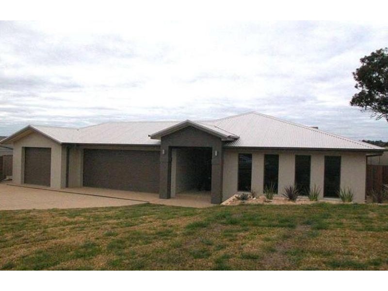 2 Fisher Place, Wagga Wagga NSW 2650