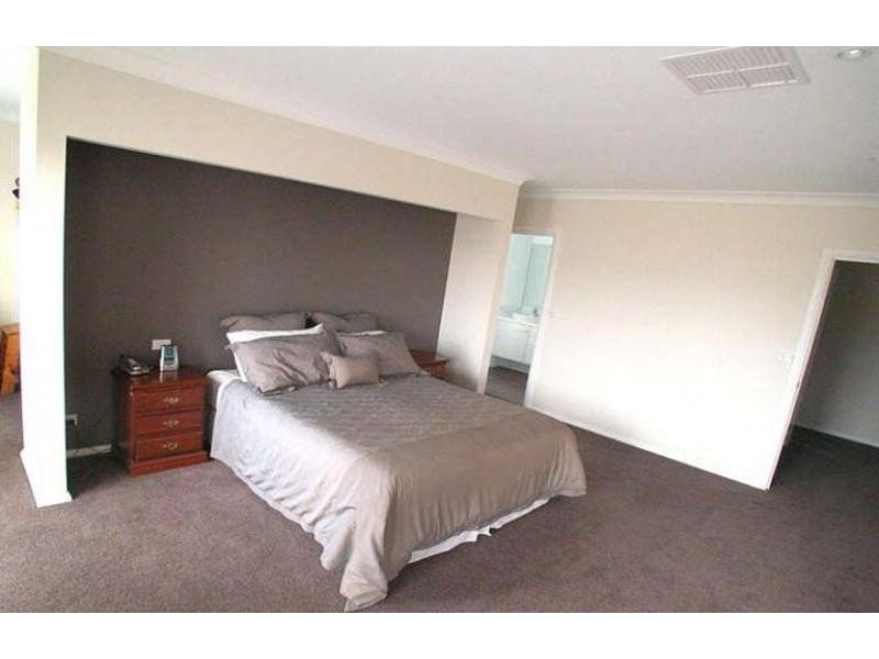 2 Fisher Place, Wagga Wagga NSW 2650