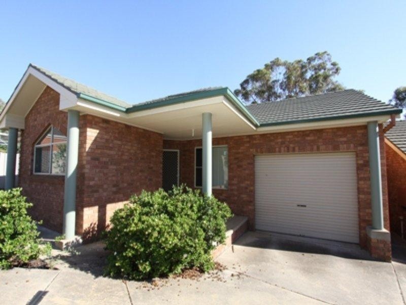 1/8 Keane Place, Wagga Wagga NSW 2650