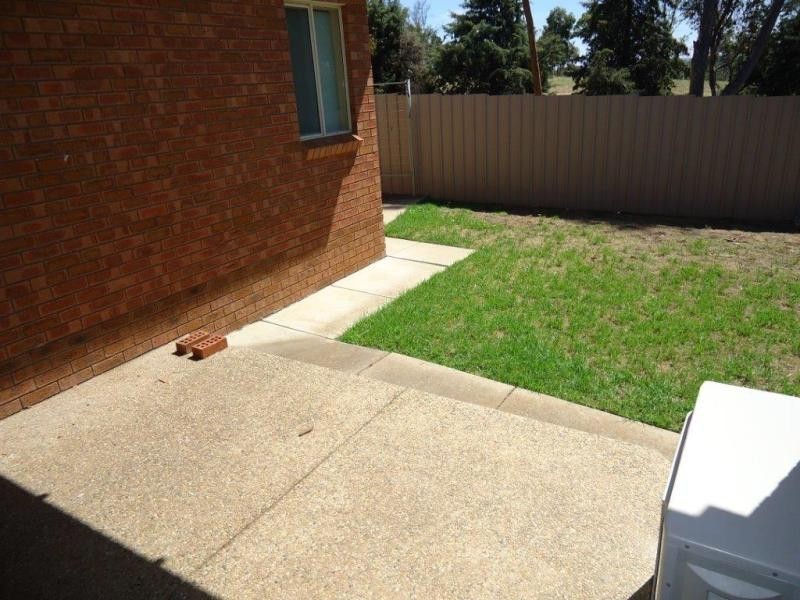 1/8 Keane Place, Wagga Wagga NSW 2650