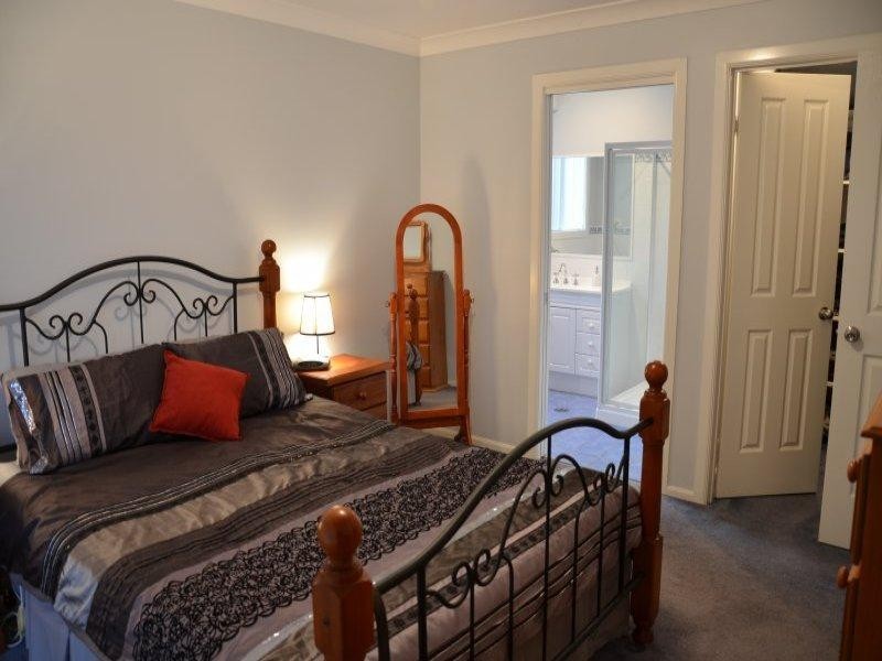 2 Yeomans Place, Wagga Wagga NSW 2650