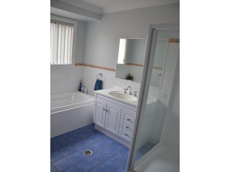 2 Yeomans Place, Wagga Wagga NSW 2650