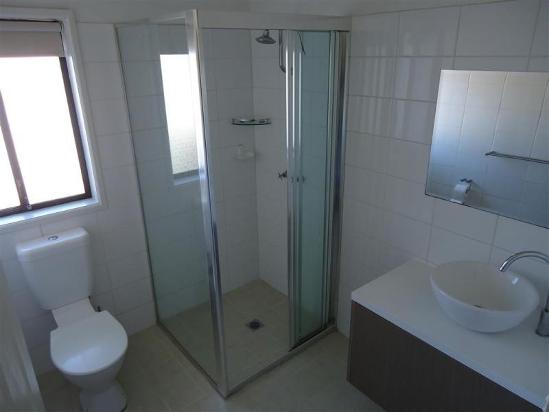 2/24 West Parade, Wagga Wagga NSW 2650