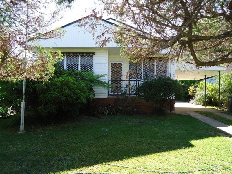 132 Meadow  Street, Wagga Wagga NSW 2650