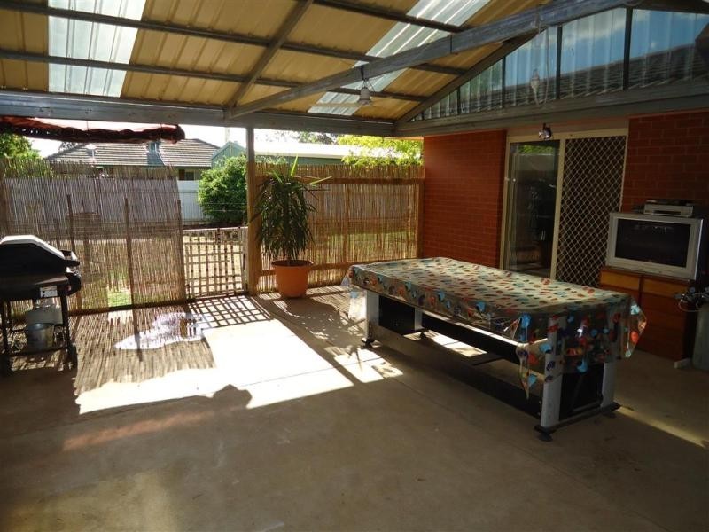 2 Lockett  Place, Wagga Wagga NSW 2650