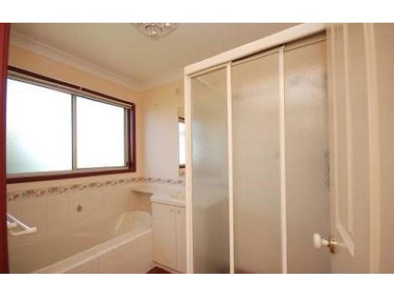 9B Stellway  Close, Wagga Wagga NSW 2650
