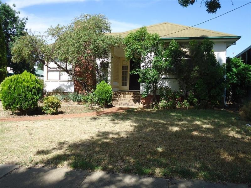15 Mount Austin Avenue, Wagga Wagga NSW 2650