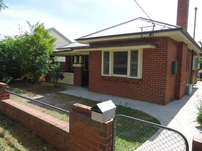 18 Kildare Avenue, Wagga Wagga NSW 2650