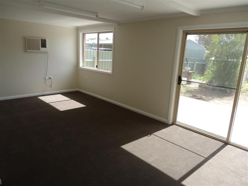 18 Kildare Avenue, Wagga Wagga NSW 2650