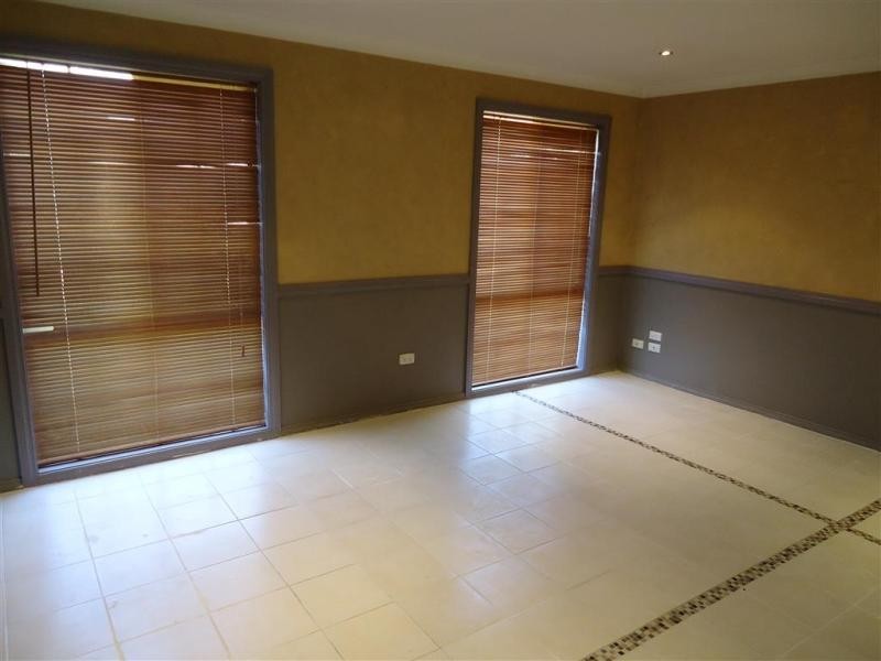 24 Karoom Drive, Wagga Wagga NSW 2650