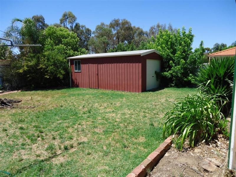 24 Karoom Drive, Wagga Wagga NSW 2650