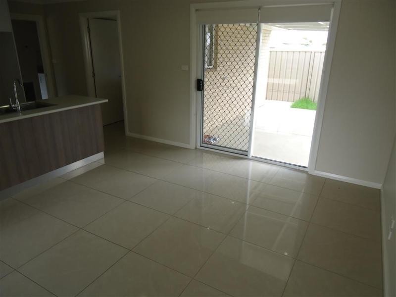 2/80 Messenger Avenue, Wagga Wagga NSW 2650