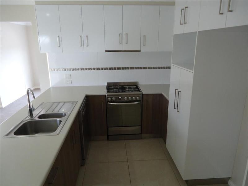 2/80 Messenger Avenue, Wagga Wagga NSW 2650