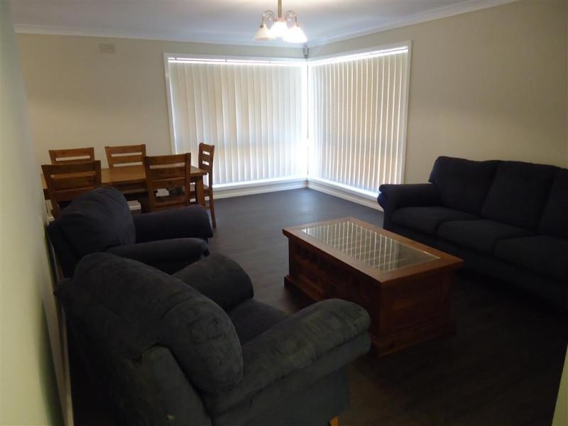 34 Cobb Street, Tolland NSW 2650