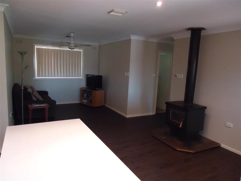 34 Cobb Street, Tolland NSW 2650