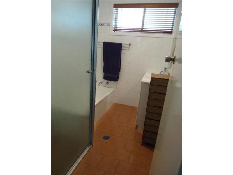 34 Cobb Street, Tolland NSW 2650
